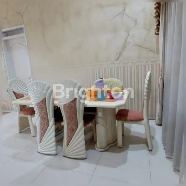 image DI JUAL RUMAH ISTIMEWA SIAP HUNI DI SOLO BARU (3)