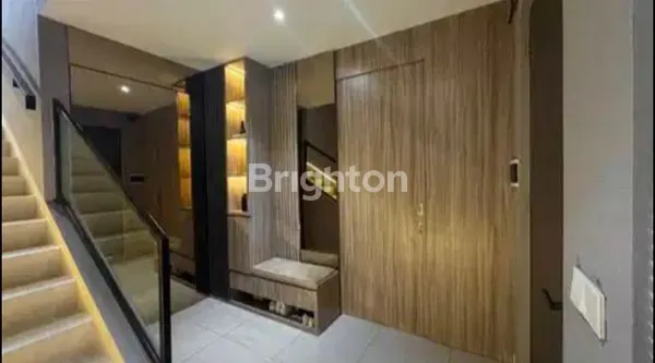 image NIKMATI SUNRISE + VIEW GUNUNG DI TENGAH KOTA || RUMAH 4 LANTAI FULL FURNISH + ELEKTRONIK || TINGGAL BAWA KOPER (3)