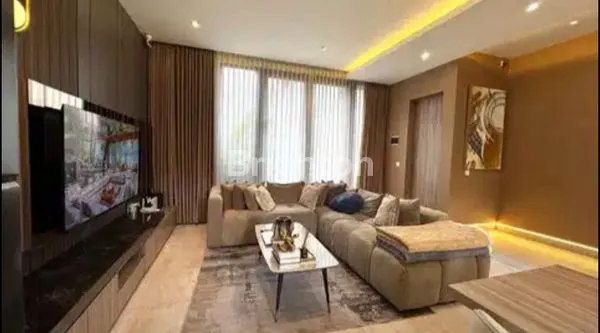 image NIKMATI SUNRISE + VIEW GUNUNG DI TENGAH KOTA || RUMAH 4 LANTAI FULL FURNISH + ELEKTRONIK || TINGGAL BAWA KOPER (1)