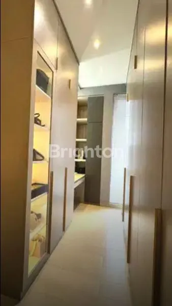 image NIKMATI SUNRISE + VIEW GUNUNG DI TENGAH KOTA || RUMAH 4 LANTAI FULL FURNISH + ELEKTRONIK || TINGGAL BAWA KOPER (7)