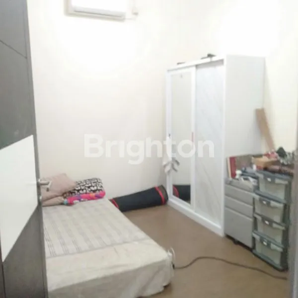 image RUMAH 2,5 LANTAI DI KAWASAN STRATEGIS DAN BISNIS DI PONDOK KELAPA JAKARTA TIMUR (5)