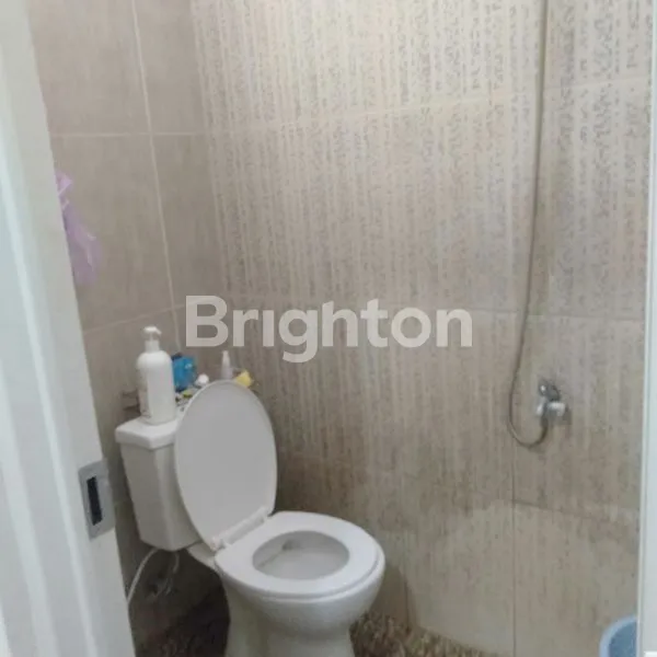 image RUMAH 2,5 LANTAI DI KAWASAN STRATEGIS DAN BISNIS DI PONDOK KELAPA JAKARTA TIMUR (8)