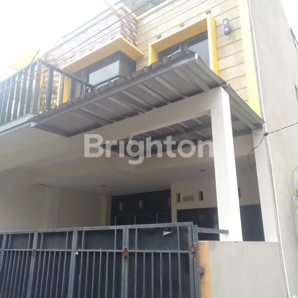 image RUMAH 2,5 LANTAI DI KAWASAN STRATEGIS DAN BISNIS DI PONDOK KELAPA JAKARTA TIMUR (1)