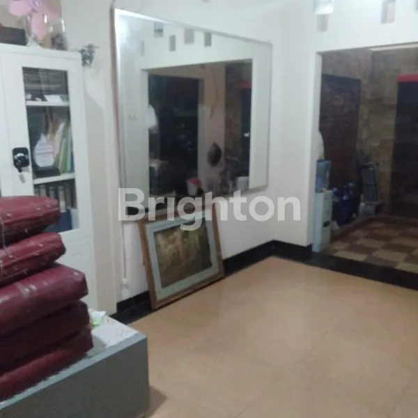 image RUMAH 2,5 LANTAI DI KAWASAN STRATEGIS DAN BISNIS DI PONDOK KELAPA JAKARTA TIMUR (6)