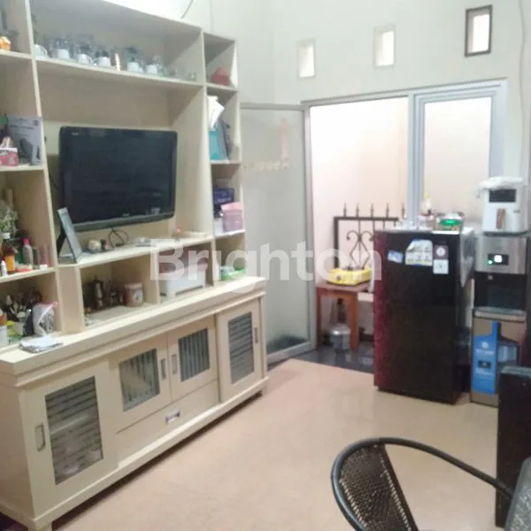 image RUMAH 2,5 LANTAI DI KAWASAN STRATEGIS DAN BISNIS DI PONDOK KELAPA JAKARTA TIMUR (3)