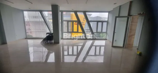 image RUMAH KANTOR 4 LANTAI GAJAH MADA (3)