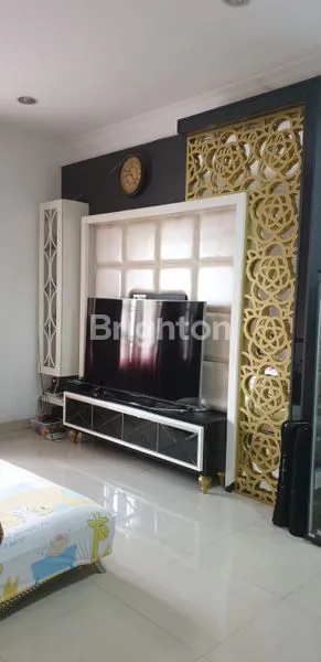 image RUMAH PREMIUM 3 LANTAI DI KAWASAN STRATEGIS DAN BISNIS DI DUREN SAWIT JAKARTA TIMUR (4)