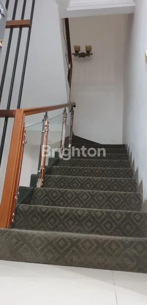 image RUMAH PREMIUM 3 LANTAI DI KAWASAN STRATEGIS DAN BISNIS DI DUREN SAWIT JAKARTA TIMUR (8)