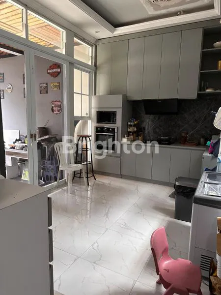 image RUMAH LUXURY  YANG NYAMANFULL FURNISHED+S POOL RUMAH DALAM KOMP PERUM DI ARCAMANIK BANDUNG (8)