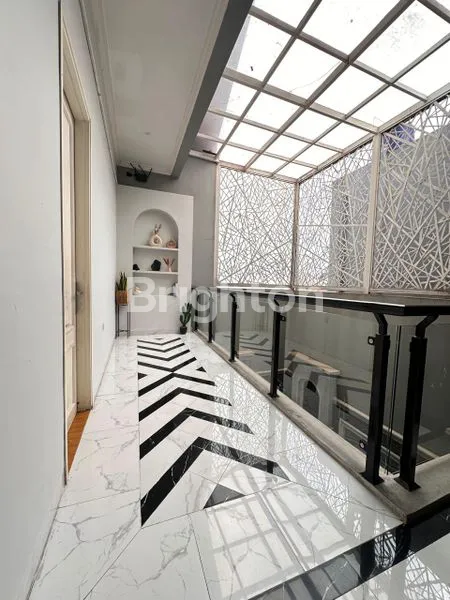 image RUMAH LUXURY  YANG NYAMANFULL FURNISHED+S POOL RUMAH DALAM KOMP PERUM DI ARCAMANIK BANDUNG (7)