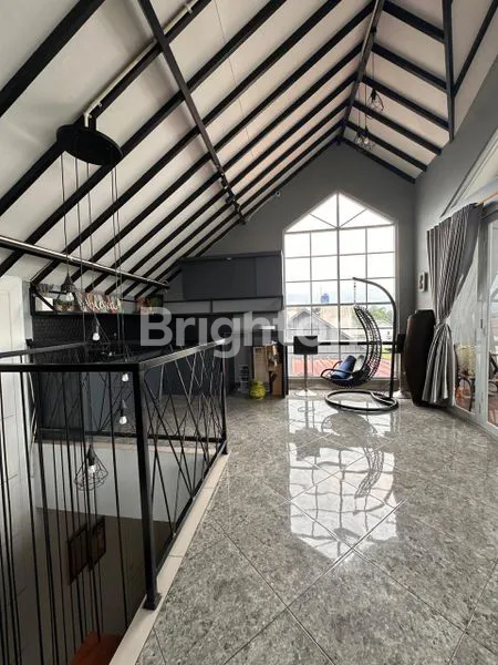 image RUMAH LUXURY  YANG NYAMANFULL FURNISHED+S POOL RUMAH DALAM KOMP PERUM DI ARCAMANIK BANDUNG (5)