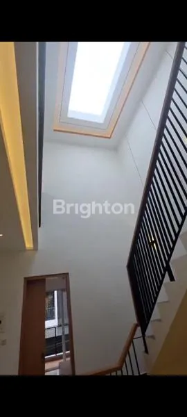 image DI JUAL RUMAH 3 LANTAI BANGUNAN BARU DI DURI KEPA - JAKARTA BARAT  (7)
