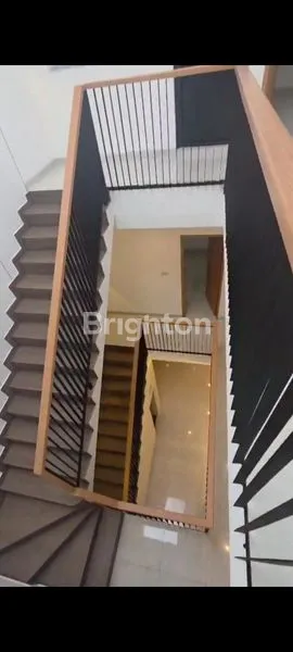 image DI JUAL RUMAH 3 LANTAI BANGUNAN BARU DI DURI KEPA - JAKARTA BARAT  (4)