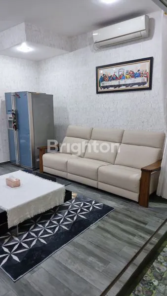 image RUMAH DI BSD CITY DENGAN HALAMAN DAN BALCON YANG LUAS (5)