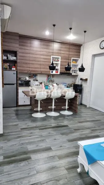 image RUMAH DI BSD CITY DENGAN HALAMAN DAN BALCON YANG LUAS (7)