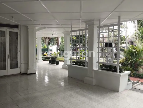 image RUMAH KOLONIAL AREA IJEN,LUAS,PINGGIR JALAN BESAR (5)