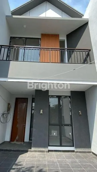 image DIJUAL RUMAH BARU MODERN MINIMALIS MODERN MERUYA JAKARTA BARAT BEBAS BANJIR SIAP HUNI (1)