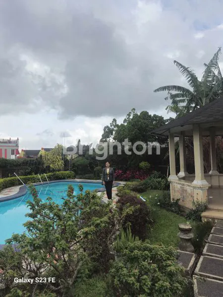 image DIJUAL RUMAH VILLA DI PUNCAK LUAS, SEJUK DAN NYAMAN. LETAKNYA STRATEGIS DEKAT HOTEL GRAND ASTON PUNCAK DAN HOTEL LE EMINENCE PUNCAK (7)