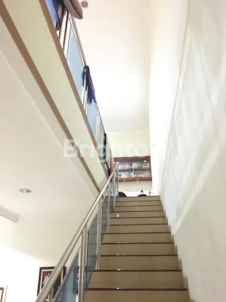 image RUMAH CANTIK DUA LANTAI PALEM LESTARI JAKBAR (4)