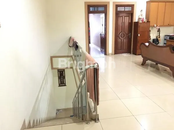 image RUMAH CANTIK DUA LANTAI PALEM LESTARI JAKBAR (6)