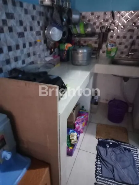 image DI JUAL SEGERAH RUMAH DUA LANTAI, BUAT  USAHA, INVESTASI,TEMPAT TINGGAL DAN DI KONTRAKKAN UNTUK YG LANTAI 2. (5)