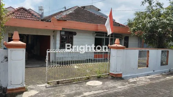 image DIJUAL RUMAH LAMA HITUNG TANAH LOKASI STRATEGIS BELAKANG PASAR BANDARJO UNGARAN (1)