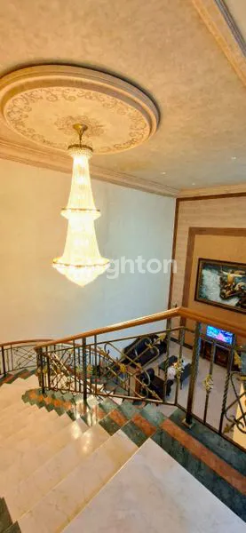 image RUMAH MEWAH DUA LANTAI KEDOYA GARDEN JAKARTA BARAT  (8)