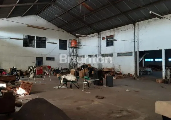 image GUDANG & PABRIK ( ZONA MERAH INDUSTRI ) LEBAR DEPAN : 40 METER, BISA DIAKSES CONTAINER 40 FEET, DEKAT PINTU TOL, TERLETAK DI TEPI JALAN RAYA (5)