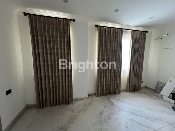 image RUMAH VILLA CITRALAND SENTRA RAYA SURABAYA (8)