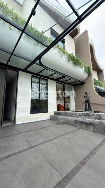 image RUMAH DI GRAHA FAMILI INCLUDE FURNSIH DAN LIFT (6)