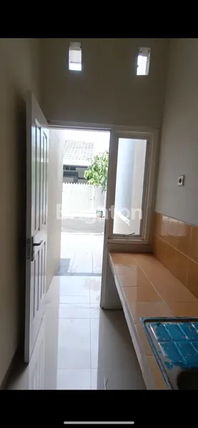 image RUMAH SIAP HUNI/BELUM PERNAH DI TEMPATI SAMA SEKALI. PERUMAHAN AMERTA GREENLAND REGENCY (3)