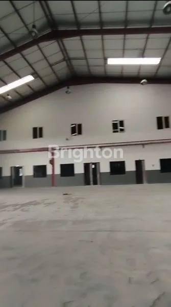 image GUDANG BERSIH ZONA INDUSTRI INCLUDE KANTOR-MESS-PARKIRAN LUAS AKSES KONTAINER 40FT AREA TAMBAKSAWAH - WARU - SIDOARJO (1)