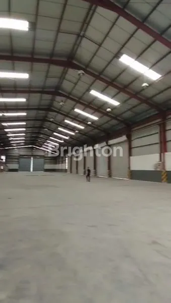 image GUDANG BERSIH ZONA INDUSTRI INCLUDE KANTOR-MESS-PARKIRAN LUAS AKSES KONTAINER 40FT AREA TAMBAKSAWAH - WARU - SIDOARJO (3)