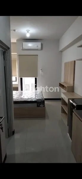 [ DIJUAL ] APARTEMEN AMEGA CROWN RESIDENCE – STUDIO SIAP HUNI & MODERN [ FULL FURNISH & NEW ]