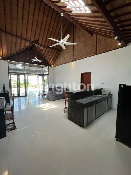 image VILLA SEMI FURNISHED 2 THN LEASE PREMIUM LOKASI SEMINYAK (2)