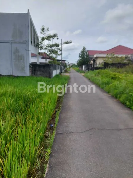 image TANAH LUAS 400M², HANYA 15 MENIT KE BANDARA SUPADIO (5)