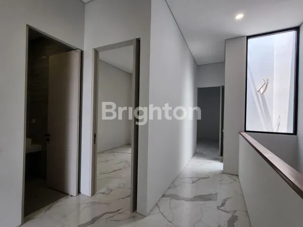 image RUMAH NEW MODERN MINIMALIS DI RAYA RUNGKUT MAPAN TENGAH, DEKAT MIE MAPAN / UBAYA / UPN (7)