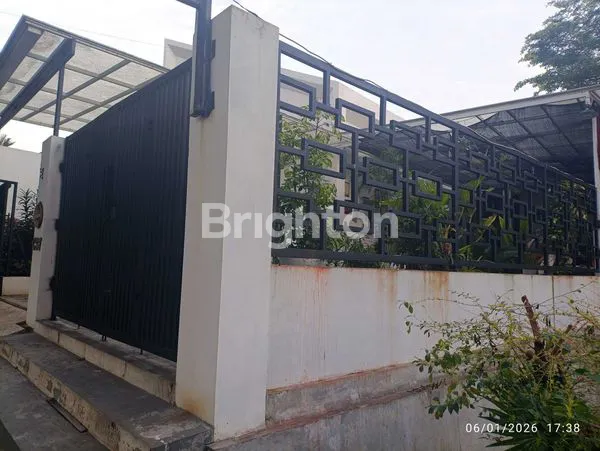 image RUMAH STRATEGIS DENGAN ROOFTOP, COCOK UNTUK BISNIS CAFE (1)