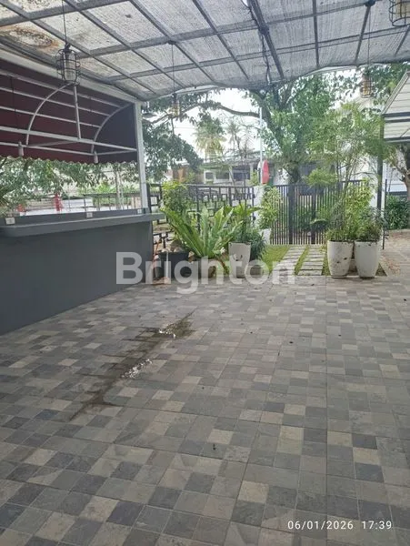 image RUMAH STRATEGIS DENGAN ROOFTOP, COCOK UNTUK BISNIS CAFE (4)