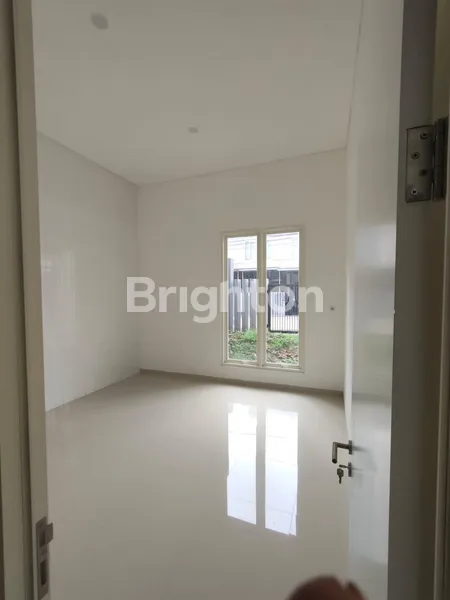 image RUMAH BANGUNAN 2.5 LANTAI DI JALAN NGAGEL JAYA SURABAYA (8)