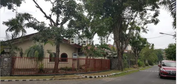 image DIJUAL RUMAH DESAIN SPANYOL - TAMAN JEMURSARI, WONOCOLO, SURABAYA (2)