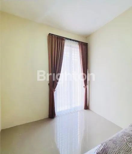 image TINGGAL MASUK BAWA KOPER, ANGGREK RESIDENCE SIWALANKERTO CUMA 1 MENIT KE UNIVERSITAS PETRA, STRATEGIS BANGET UNTUK MAHASISWA PETRA (3)