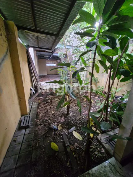 image RUKO 3 LANTAI PLUS GUDANG SIAP USAHA TERLETAK DI TENGAH KOTA DENPASAR (5)