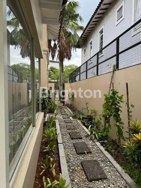 image RUMAH MEWAH DI TAMAN LIPPO KARAWACI (8)