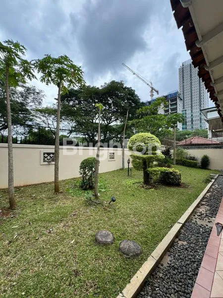 image RUMAH MEWAH DI TAMAN LIPPO KARAWACI (5)