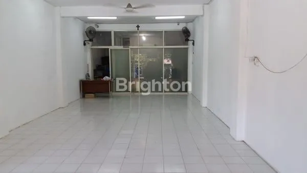 image MURAH!! RUKO 3.5 LANTAI RAYA DUKUH KUPANG BARAT 400 METER DARI RAYA MAYJEN SIAP HUNI ADA LAHAN PARKIR CUMA 1.8M (3)