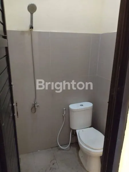 image RUMAH STRATEGIS GRIYASHANTA DEKAT UB MALANG (2)