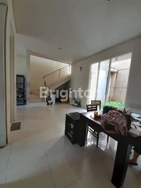 image ROYAL RESIDENCE WIYUNG CLUSTER GREENWICH CIAMIK (3)