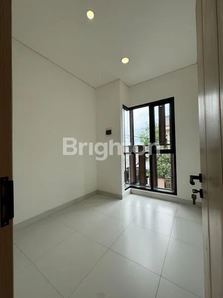image RUMAH CANTIK SIAP HUNI DI KODAU BEKASI JAWA BARAT.\N (6)