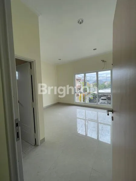 image RUMAH BARU HOOK SEKTOR 7 GADING SERPONG (5)